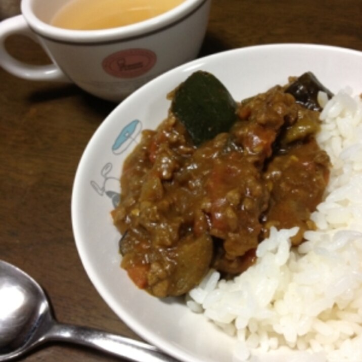 旬の野菜で元気に！夏野菜キーマカレー☆